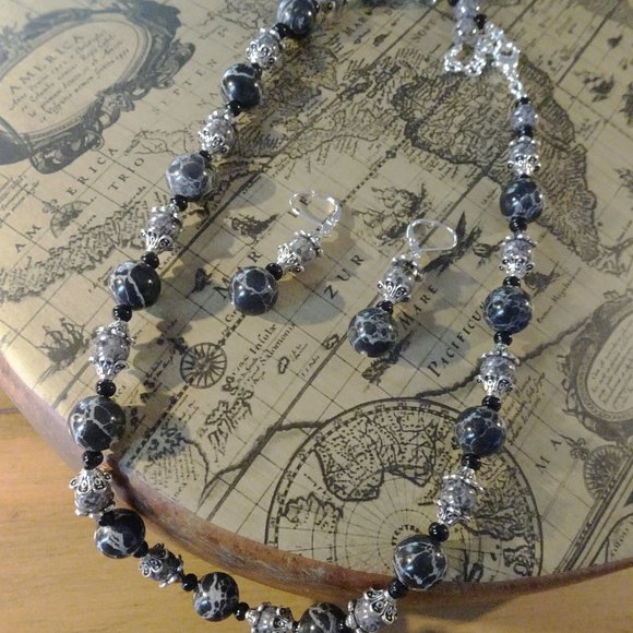 Handmade Mediterranean necklace/earring set with black/gray beads & silver caps - Picture 7 of 7